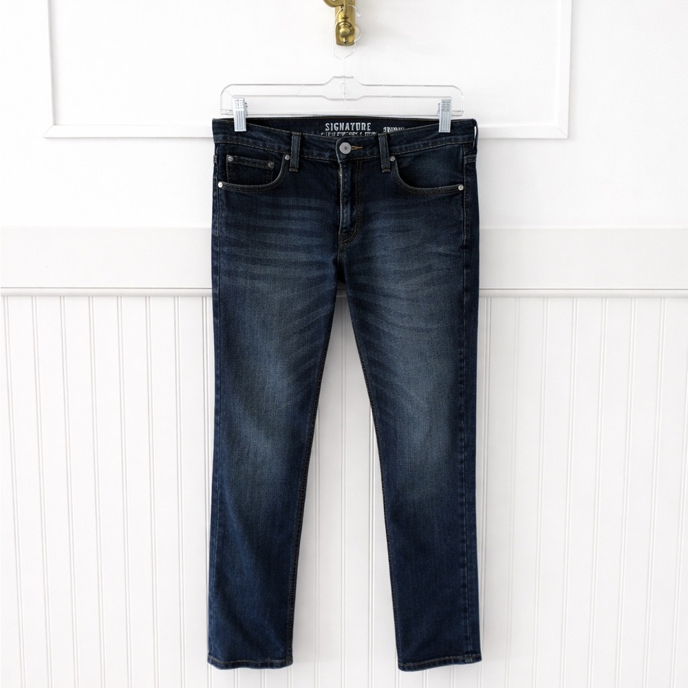 Levi’s Signature Men's Slim Straight Jeans - Dark Wash Blue